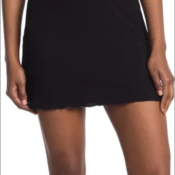 NWT Ribbed Lettuce Hem Short Sleeve Dress Black - Picture 7 of 7